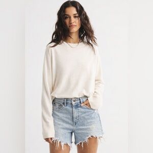 Abercrombie & Fitch High Rise Dad Short Distressed light wash size 6